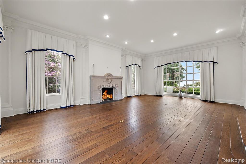 237 Lake Shore Road Grosse Pointe Farms, MI 48236 - Photo 16 of 98 Gallery Image 16