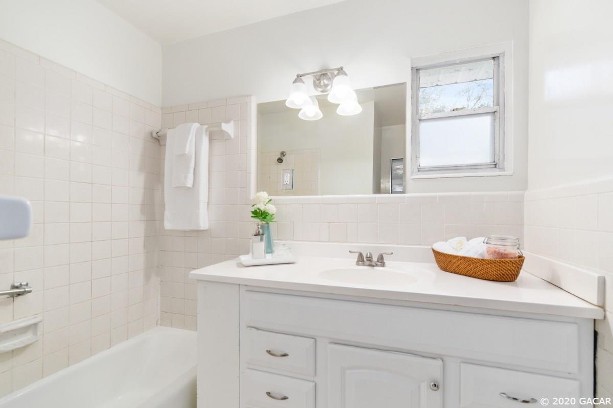 23108 Southeast Hawthorne Road Hawthorne, FL 32640 - Photo 14 of 24 Gallery Image 14