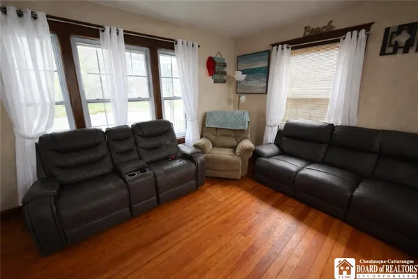 $159,900 | 28 Cleveland Avenue, Pomfret, NY 14063