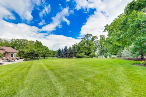 $1,100,000 | 31 Prairie Lane, Wayne, IL 60184