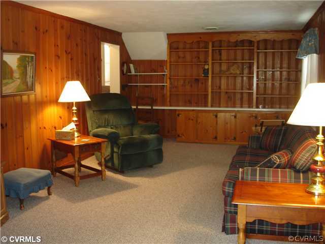 10517 Ashburn Road North Chesterfield, VA 23235 - Photo 5 of 9 Den/Family/Great Room