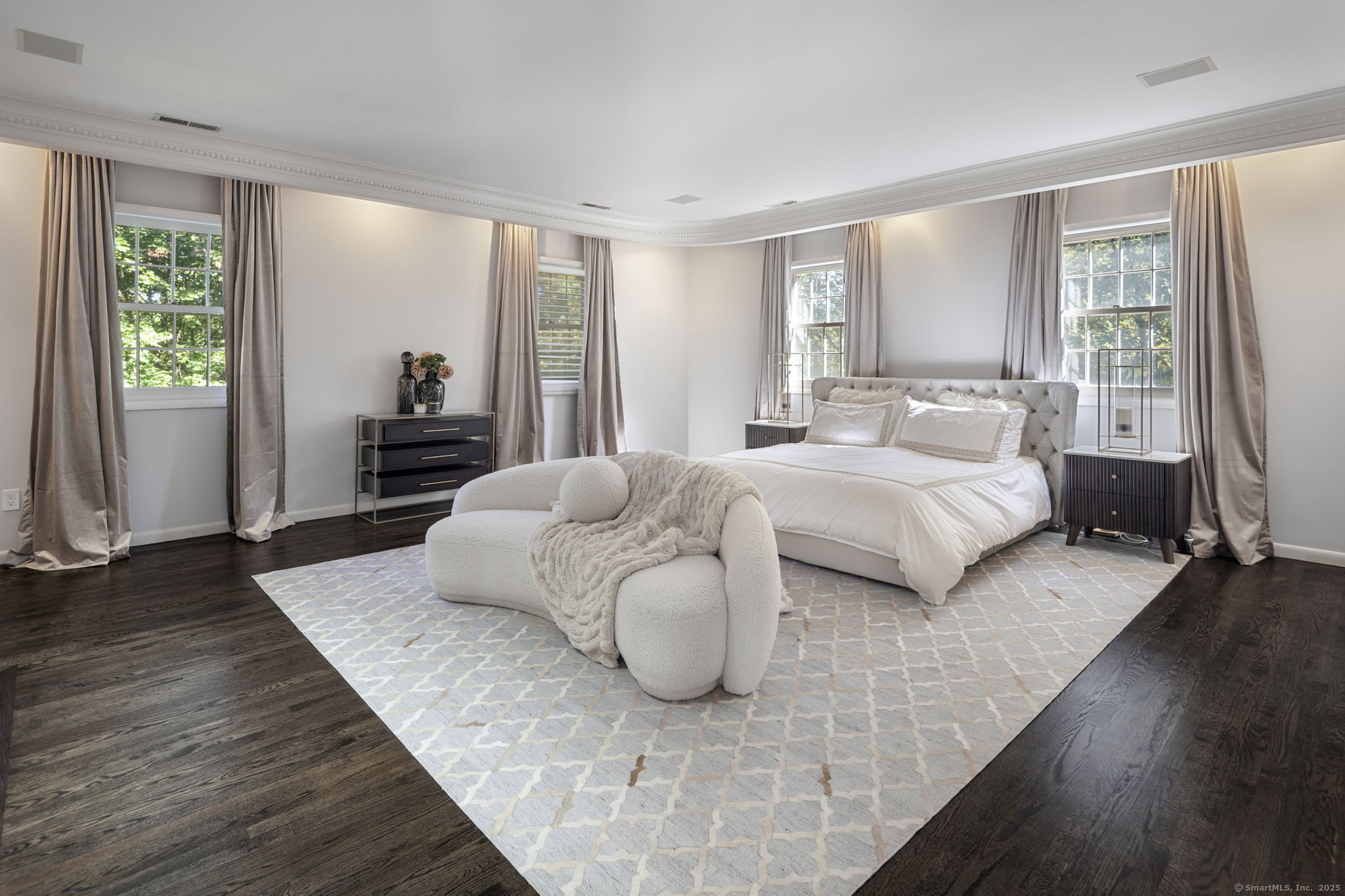 177 Long Close Road Stamford, CT 06902 - Photo 19 of 40