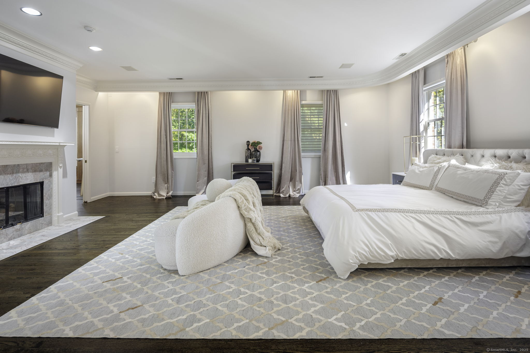 177 Long Close Road Stamford, CT 06902 - Photo 20 of 40