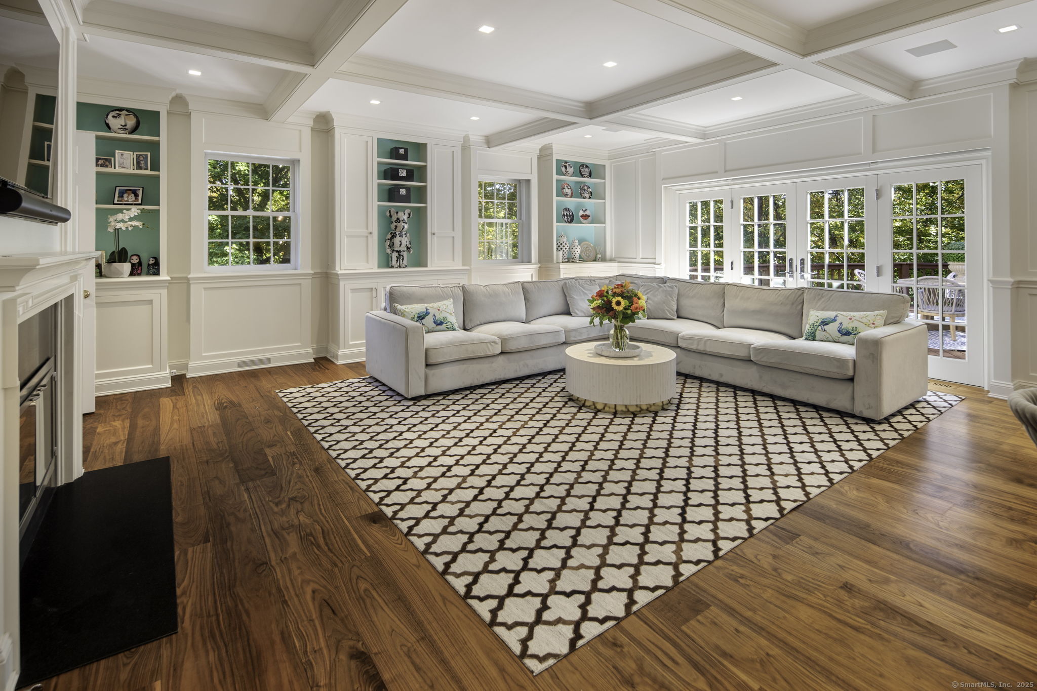 177 Long Close Road Stamford, CT 06902 - Photo 8 of 40