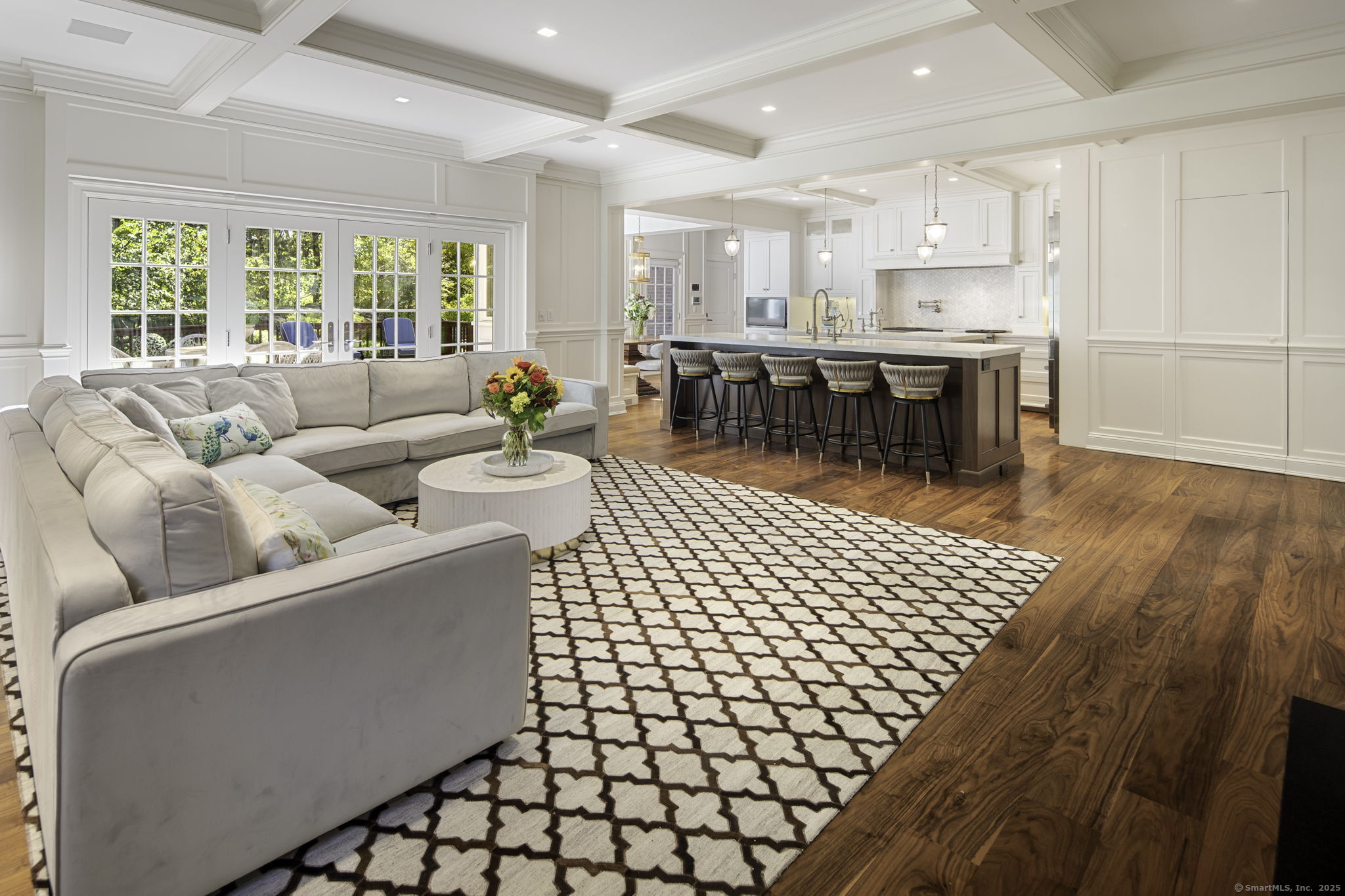 177 Long Close Road Stamford, CT 06902 - Photo 9 of 40