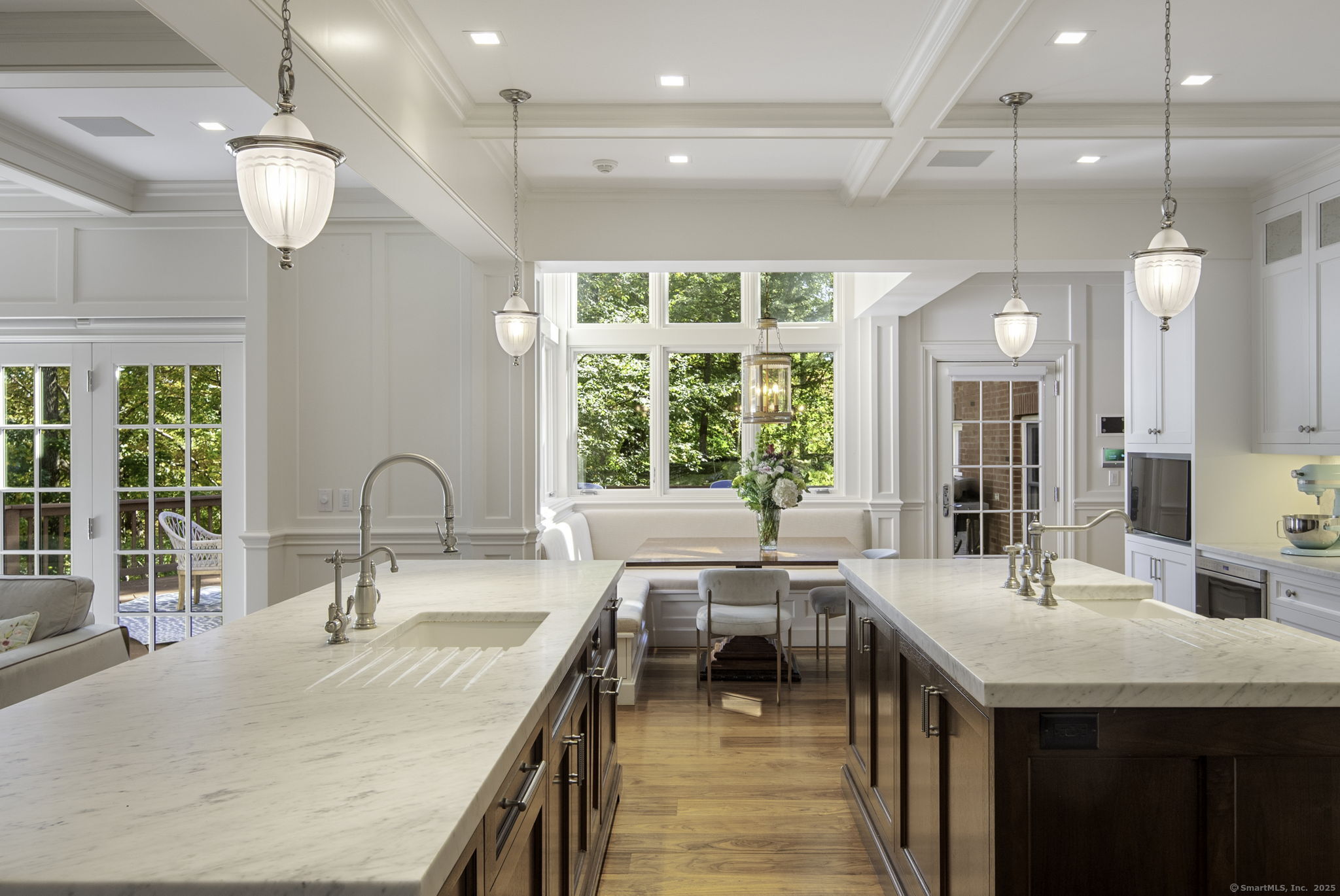 177 Long Close Road Stamford, CT 06902 - Photo 10 of 40