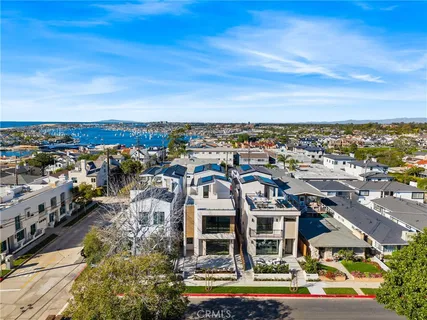 $3,500,000 | 303-5 Fernleaf Avenue, Corona del Mar, CA 92625