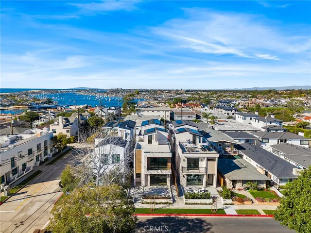 $3,500,000 | 303-5 Fernleaf Avenue, Corona del Mar, CA 92625