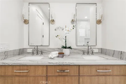 $3,500,000 | 303-5 Fernleaf Avenue, Corona del Mar, CA 92625