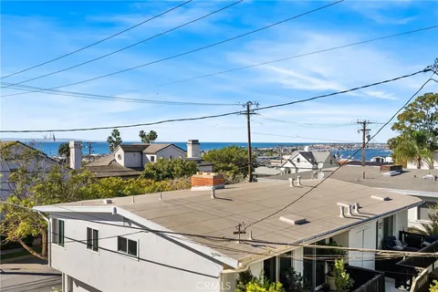 $3,500,000 | 303-5 Fernleaf Avenue, Corona del Mar, CA 92625