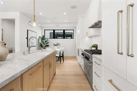 $3,500,000 | 303-5 Fernleaf Avenue, Corona del Mar, CA 92625