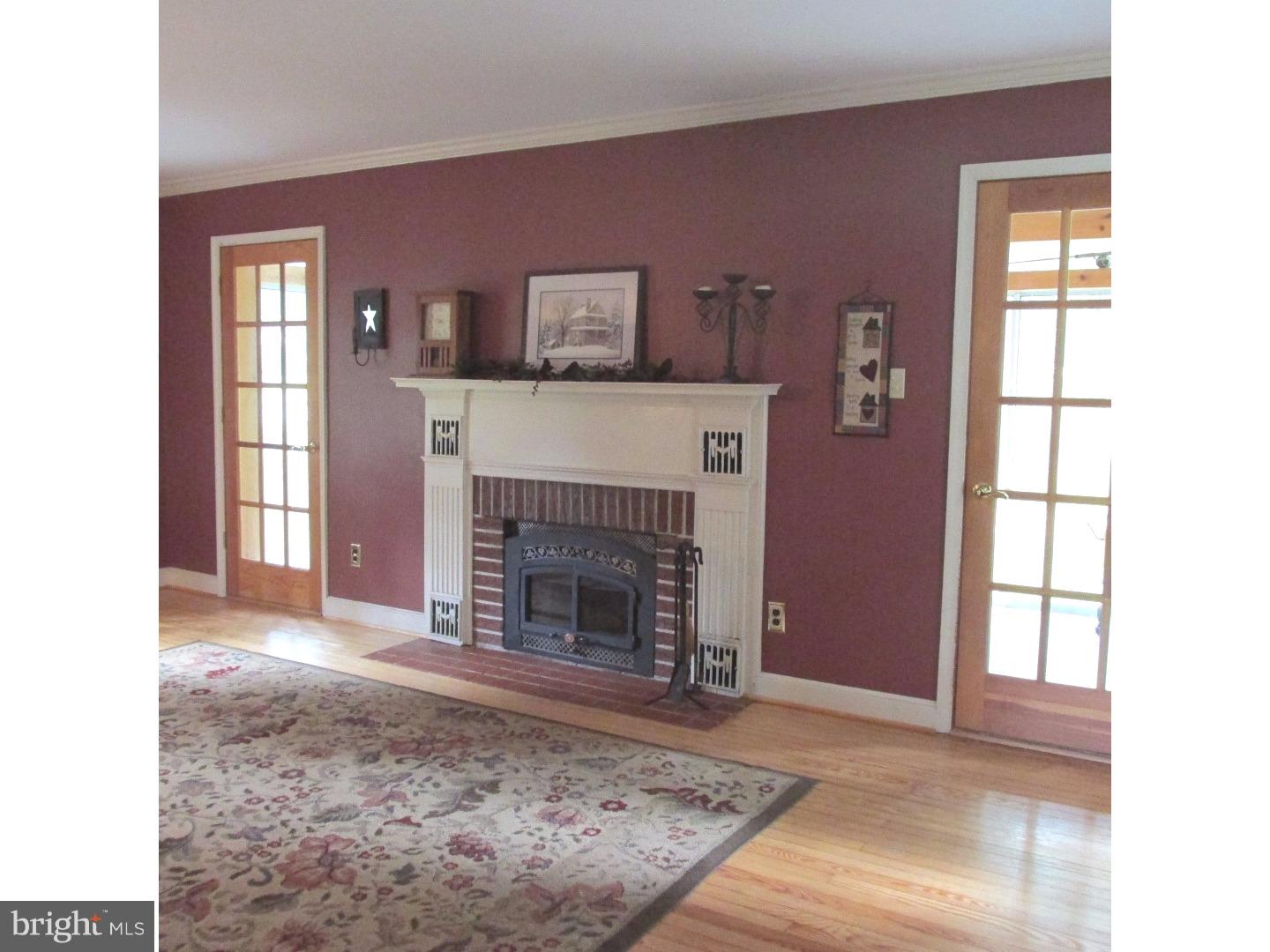 229 Cowpath Road Souderton, PA 18964 - Photo 10 of 22 Living Room