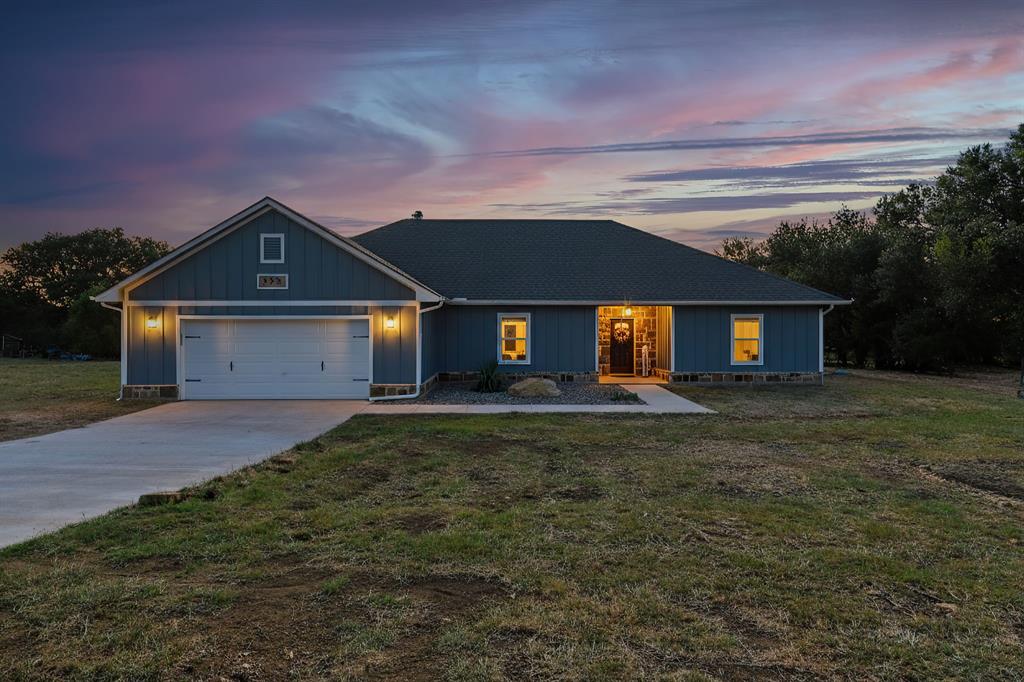 125 Ruidoso Way Mineral Wells, TX 76067 - Photo 2 of 36
