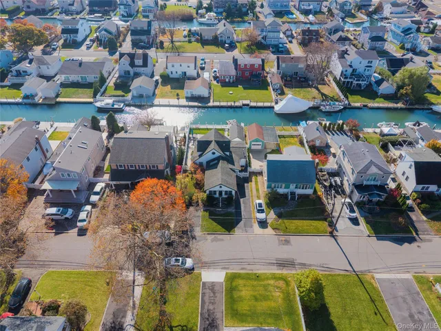 $799,990 | 38 Bayside Place, Amityville, NY 11701