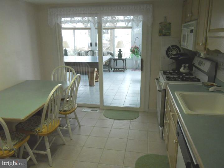 118 McIntosh Road Cherry Hill, NJ 08003 - Photo 8 of 25 Kitchen
