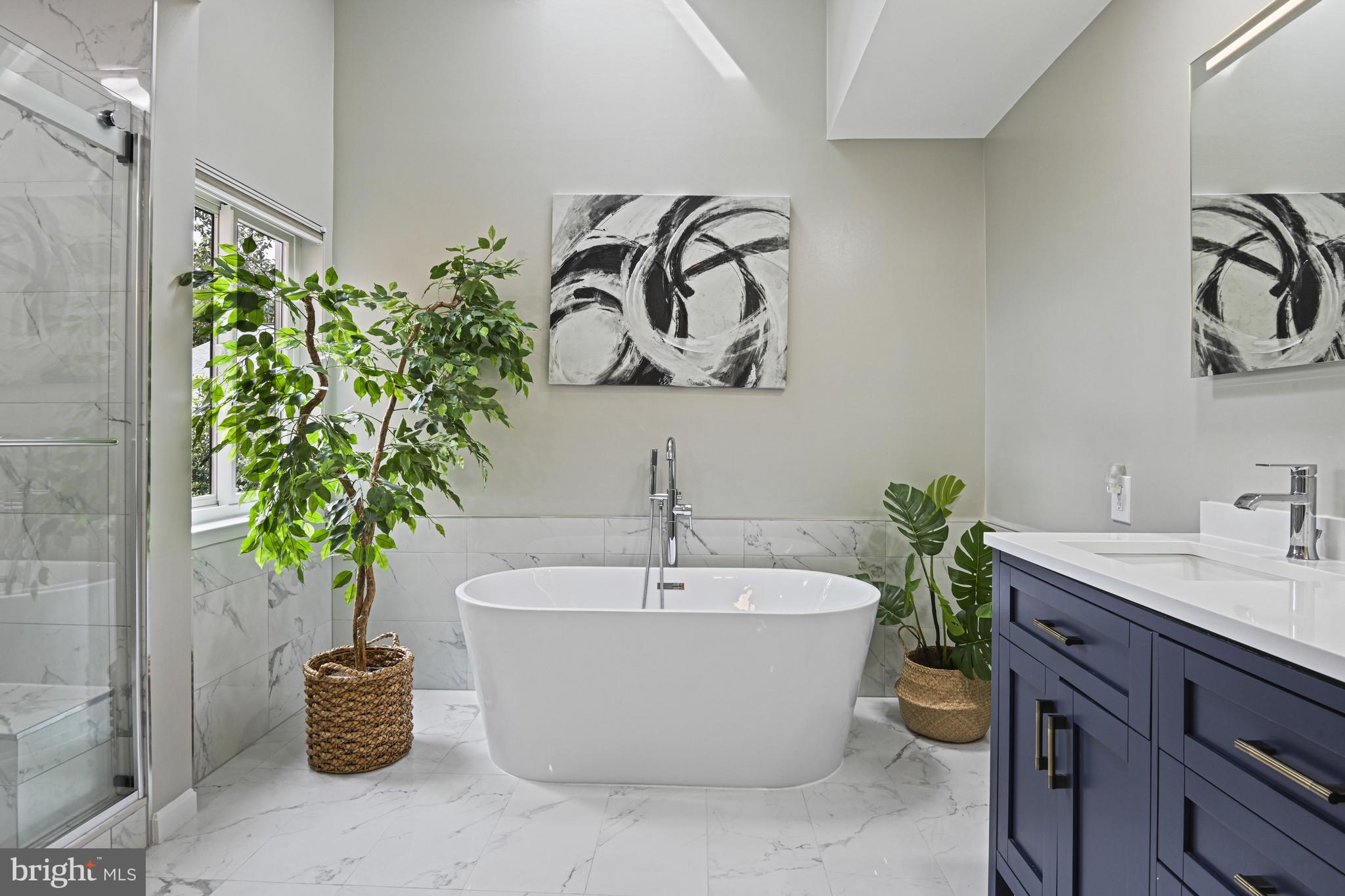 2109 South Bay Lane Reston, VA 20191 - Photo 14 of 63 Primary Bathroom