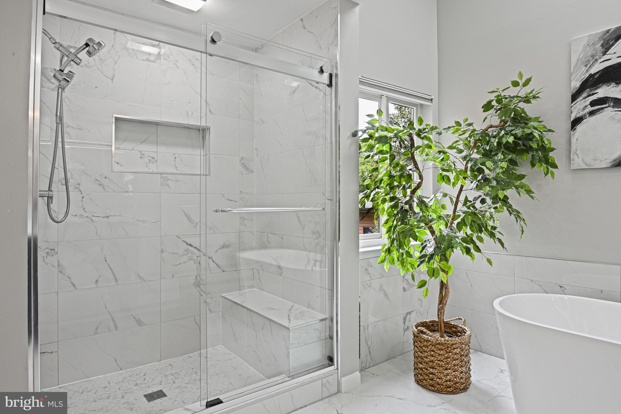 2109 South Bay Lane Reston, VA 20191 - Photo 16 of 63 Primary Bathroom