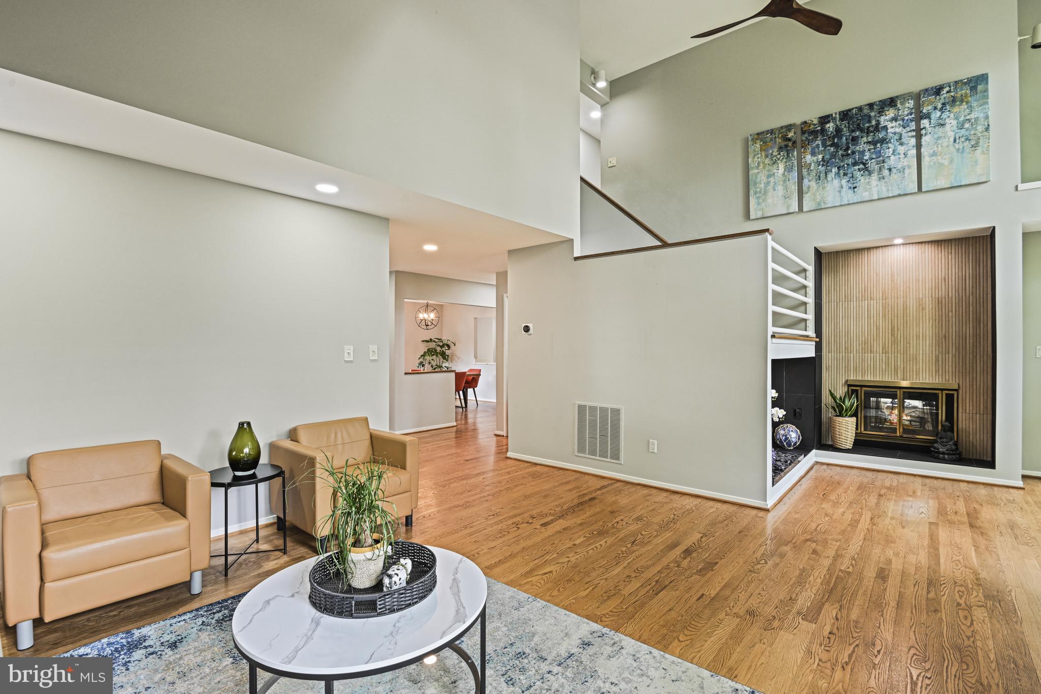 2109 South Bay Lane Reston, VA 20191 - Photo 19 of 63 Living Room