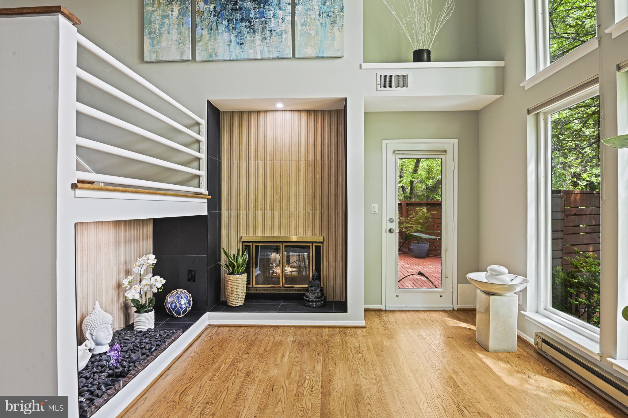 2109 South Bay Lane Reston, VA 20191 - Photo 20 of 63 Living Room