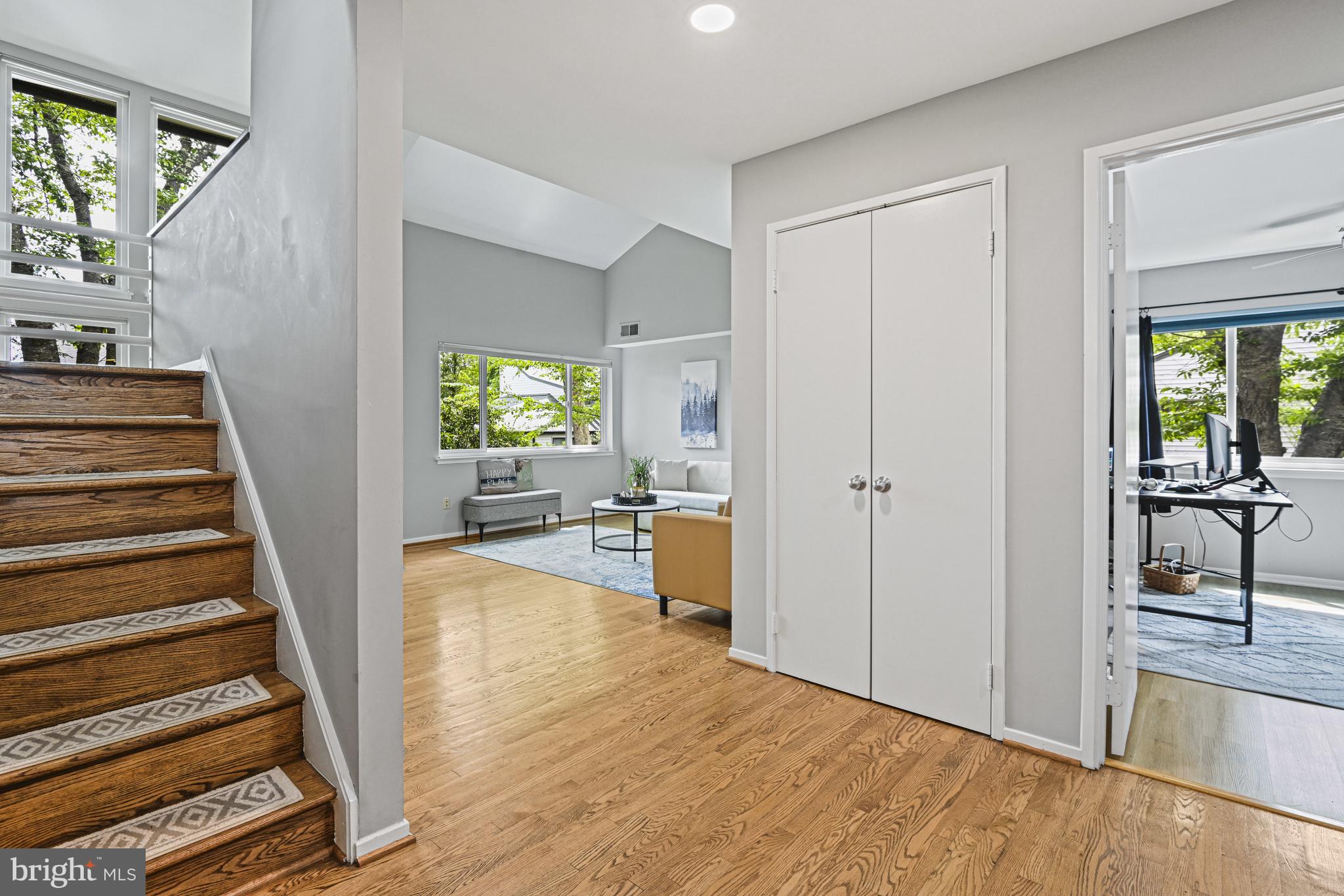 2109 South Bay Lane Reston, VA 20191 - Photo 26 of 63 Foyer