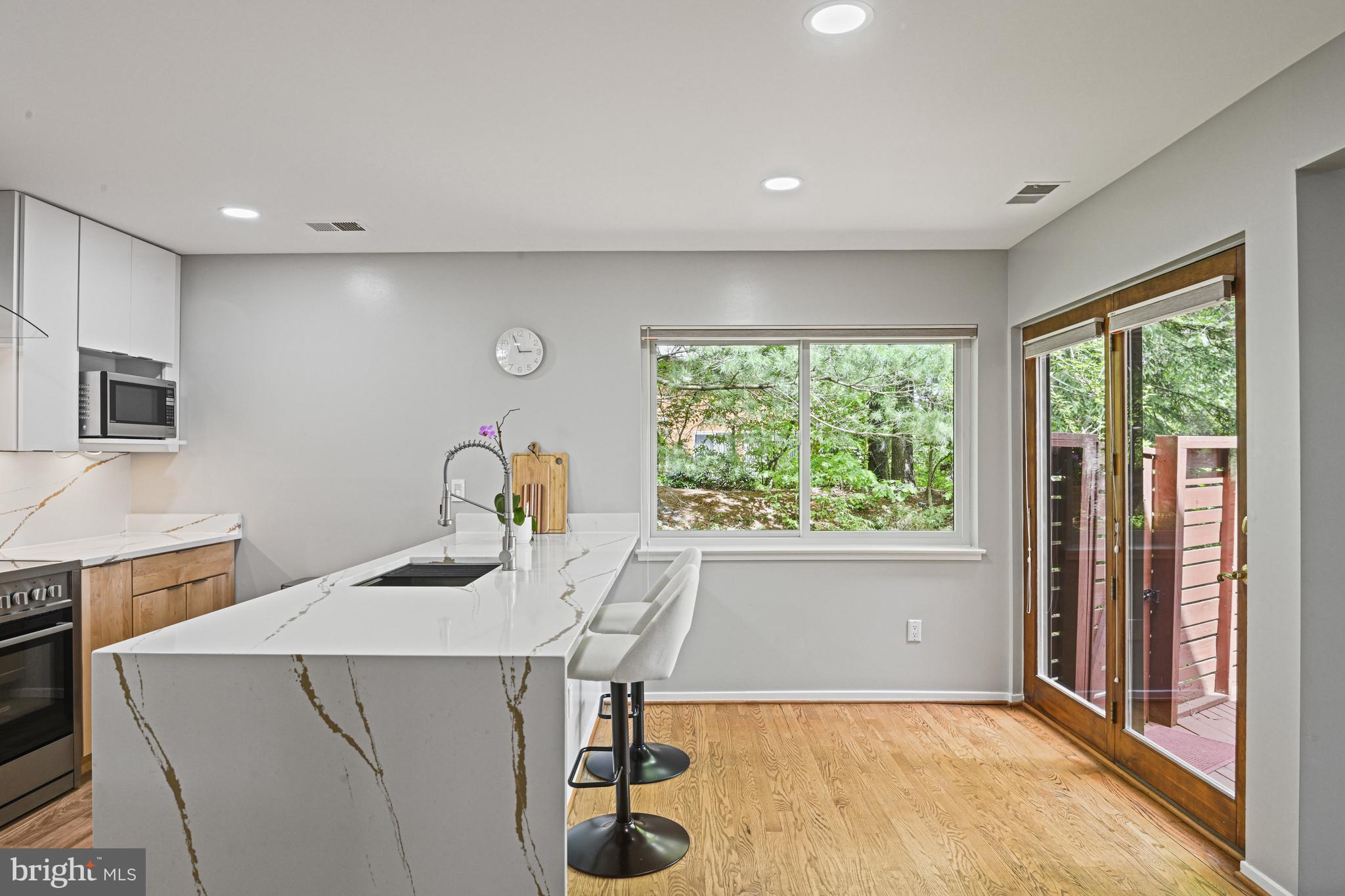 2109 South Bay Lane Reston, VA 20191 - Photo 28 of 63 Kitchen