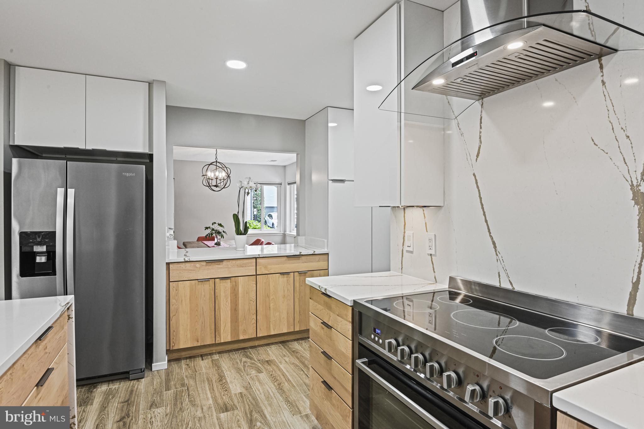 2109 South Bay Lane Reston, VA 20191 - Photo 29 of 63 Kitchen