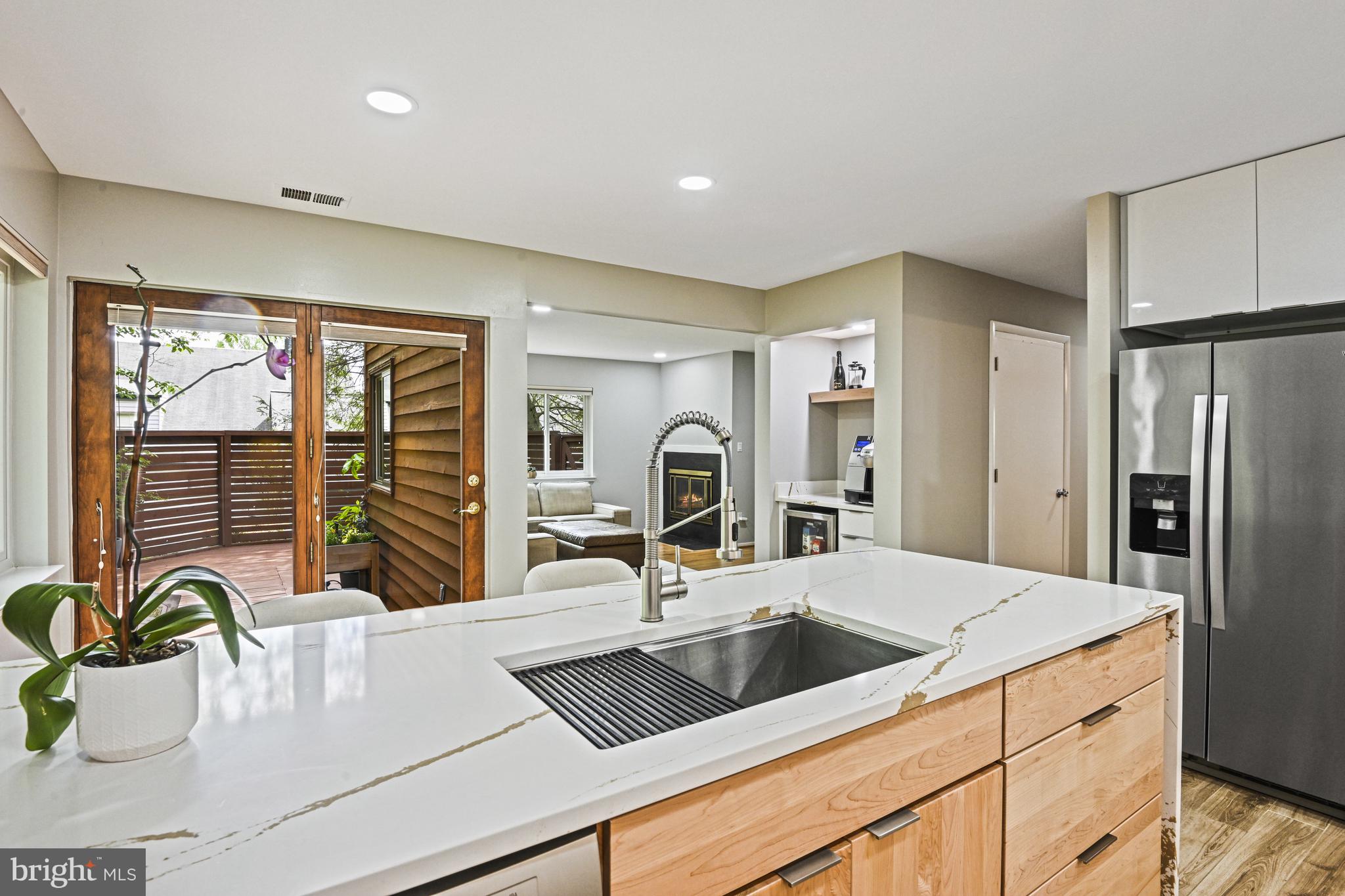 2109 South Bay Lane Reston, VA 20191 - Photo 30 of 63 Kitchen