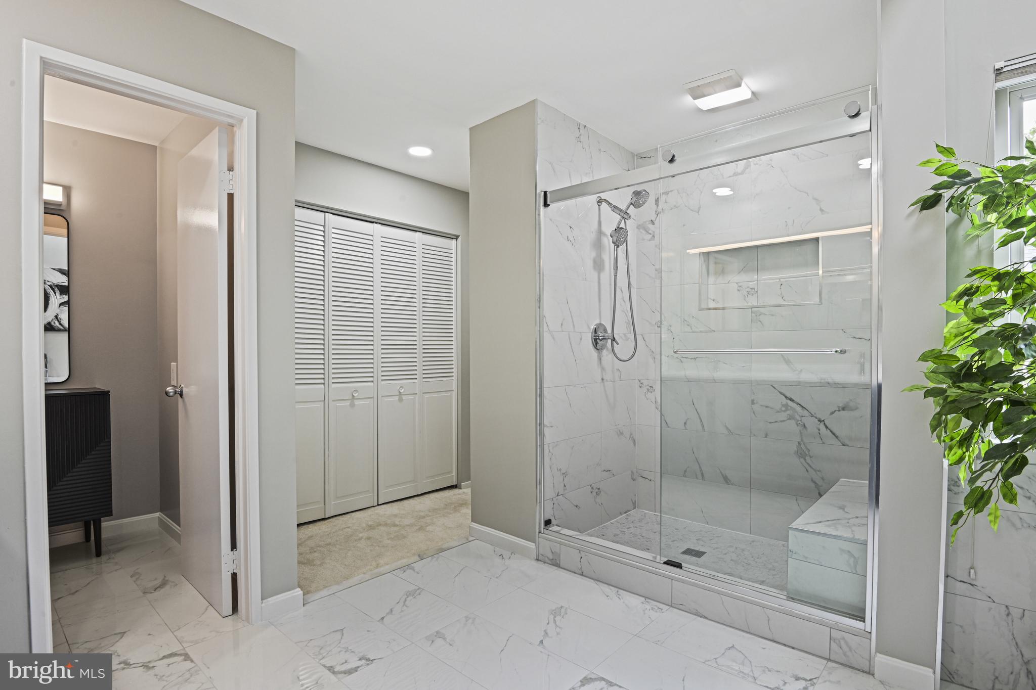2109 South Bay Lane Reston, VA 20191 - Photo 37 of 63 Primary Bathroom
