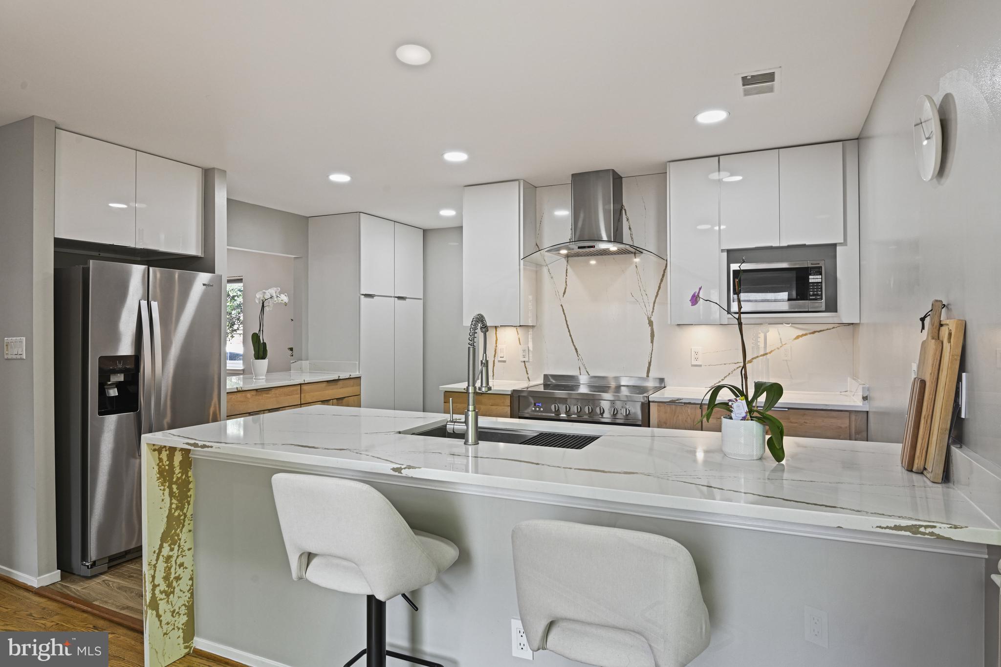 2109 South Bay Lane Reston, VA 20191 - Photo 5 of 63 Kitchen