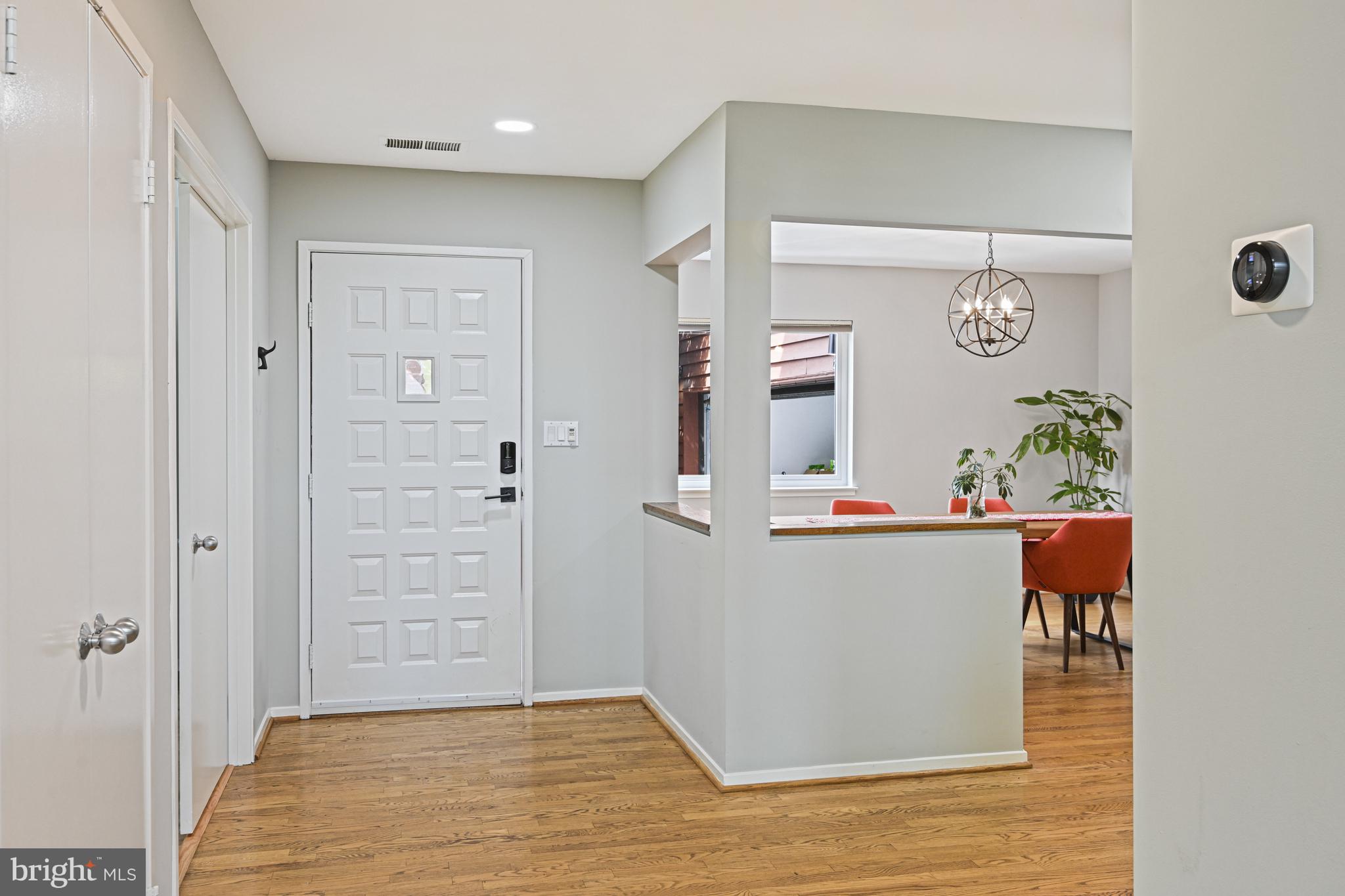 2109 South Bay Lane Reston, VA 20191 - Photo 8 of 63 Foyer