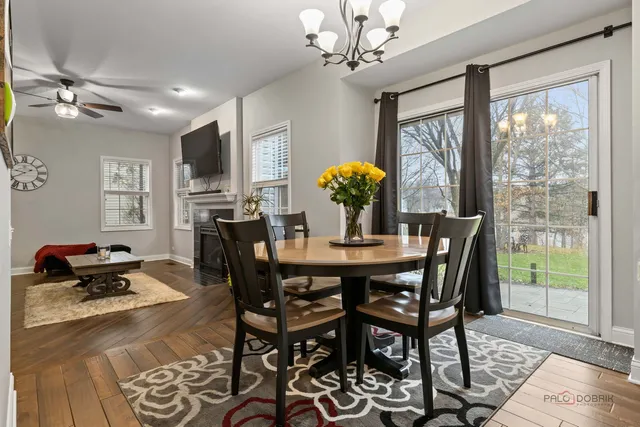 $439,900 | 943 Chesapeake Boulevard, Grayslake, IL 60030