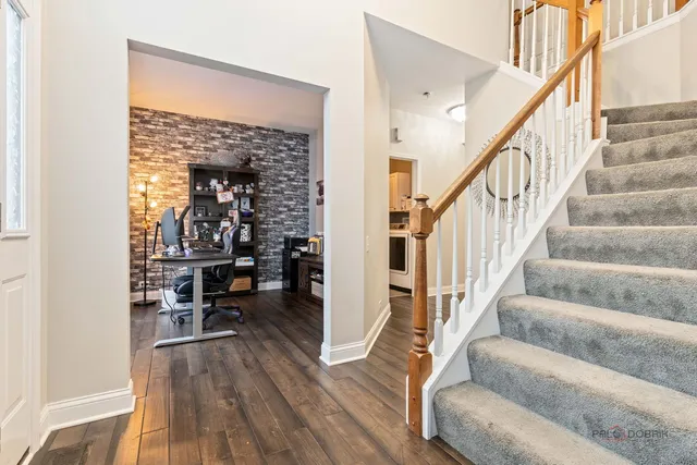 $439,900 | 943 Chesapeake Boulevard, Grayslake, IL 60030