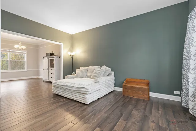 $439,900 | 943 Chesapeake Boulevard, Grayslake, IL 60030