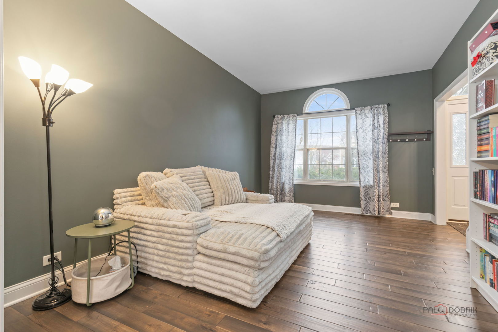 943 Chesapeake Boulevard Grayslake, IL 60030 - Photo 9 of 46