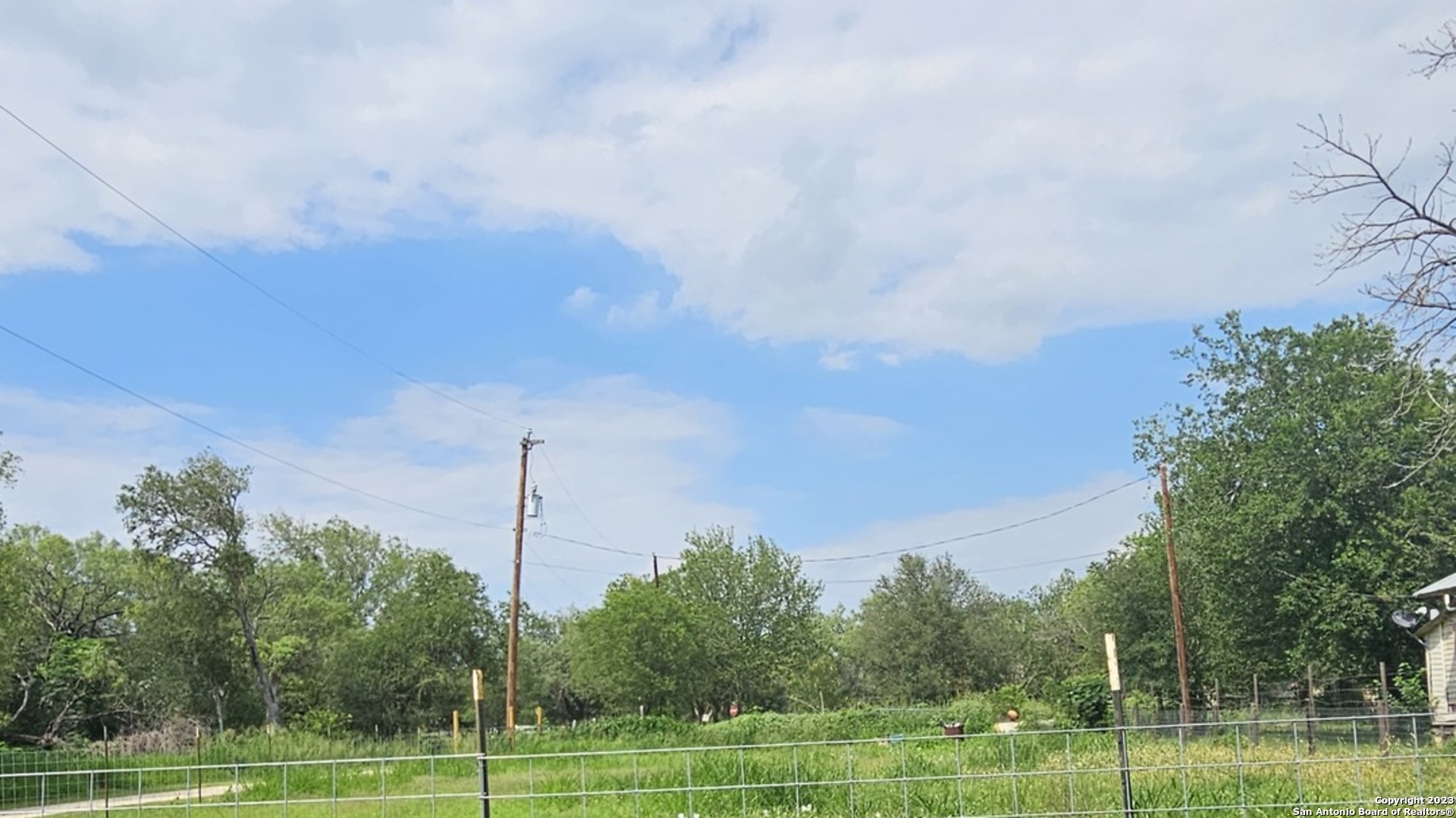 102 East 2nd Street Elmendorf, TX 78112 - Photo 3 of 4