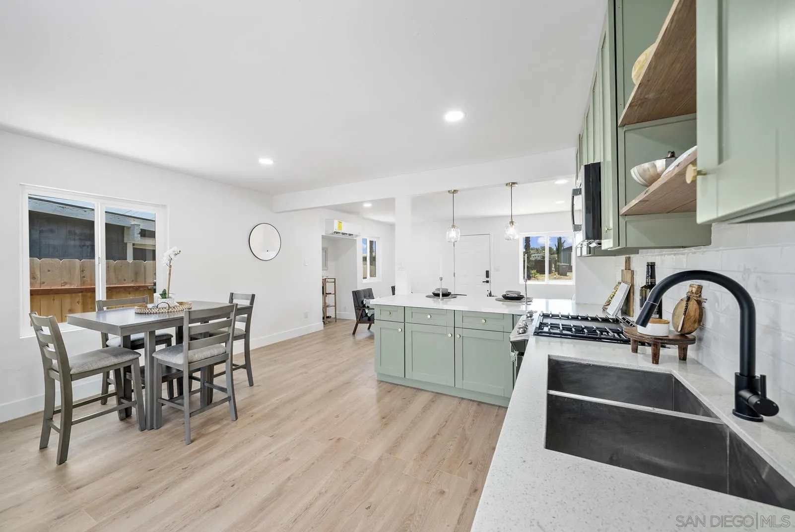 865 Banock Street Spring Valley, CA 91977 - Photo 11 of 33 Gallery Image 11