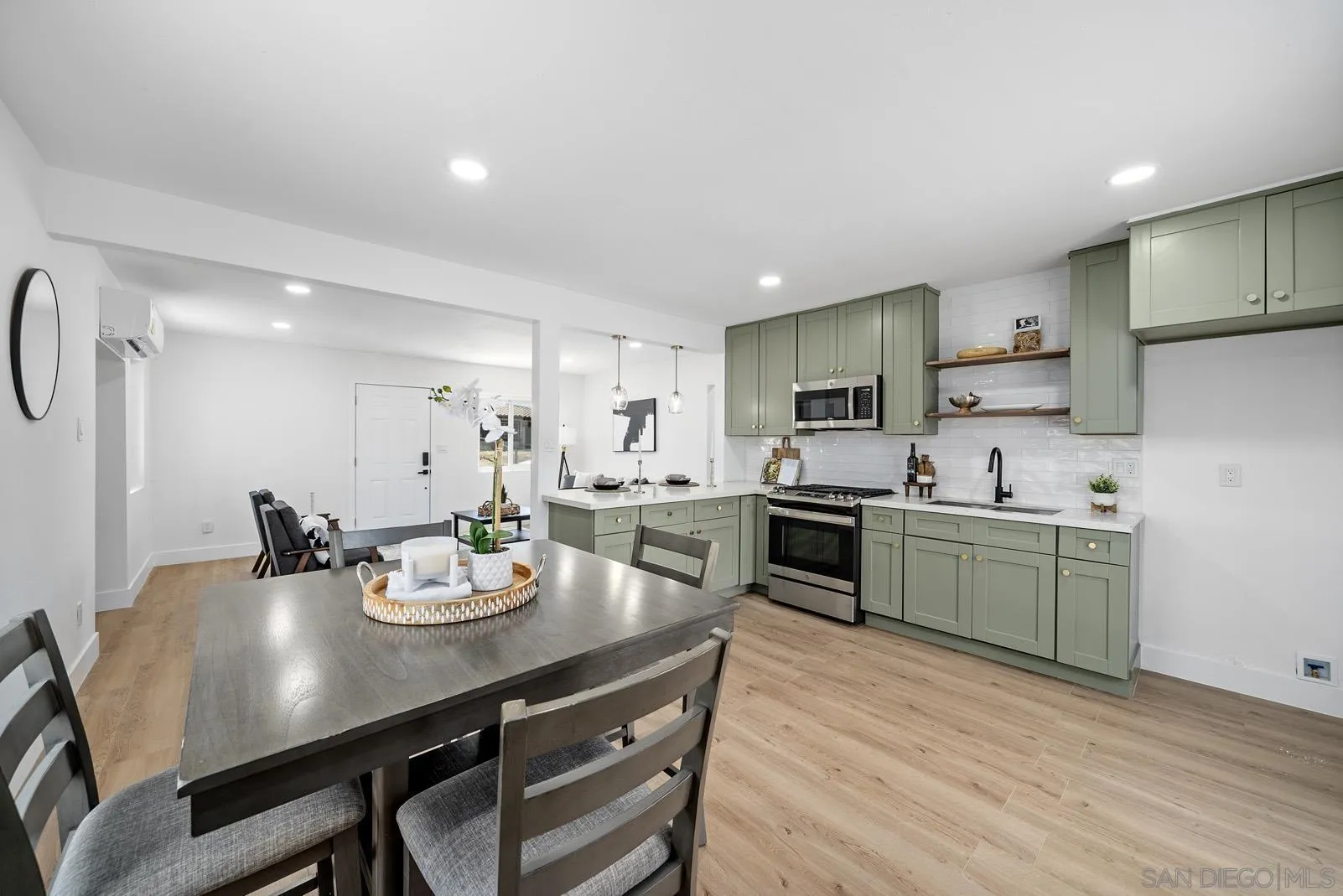 865 Banock Street Spring Valley, CA 91977 - Photo 12 of 33 Gallery Image 12