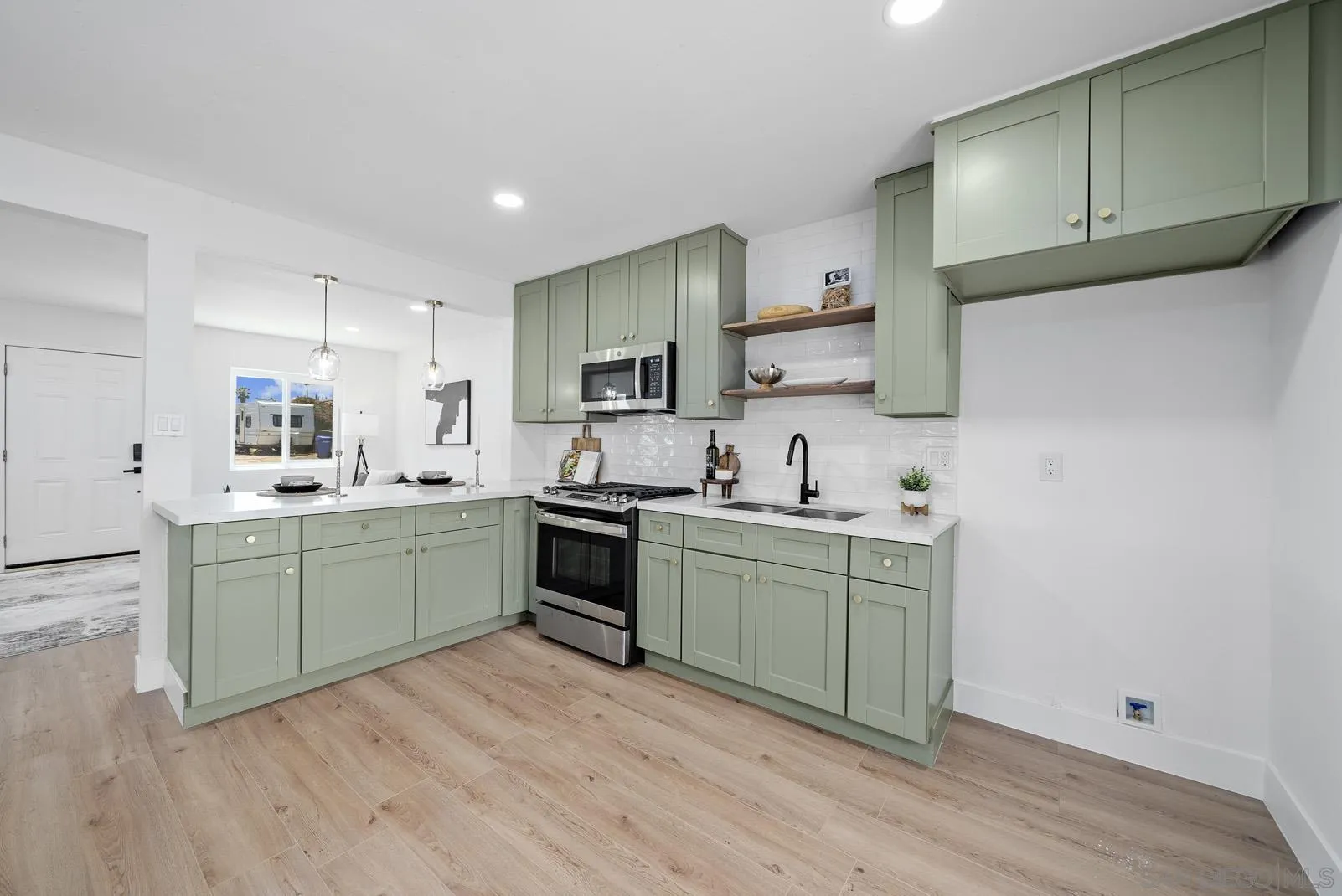 865 Banock Street Spring Valley, CA 91977 - Photo 13 of 33 Gallery Image 13