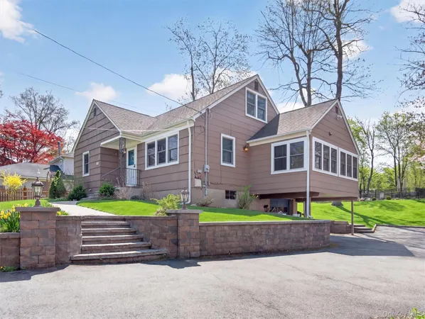 $750,000 | 98 Greenbush Road, Tappan, NY 10983