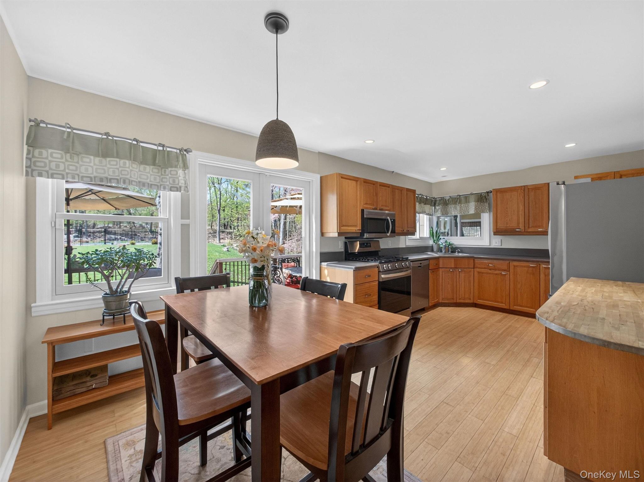 98 Greenbush Road Tappan, NY 10983 - Photo 7 of 33