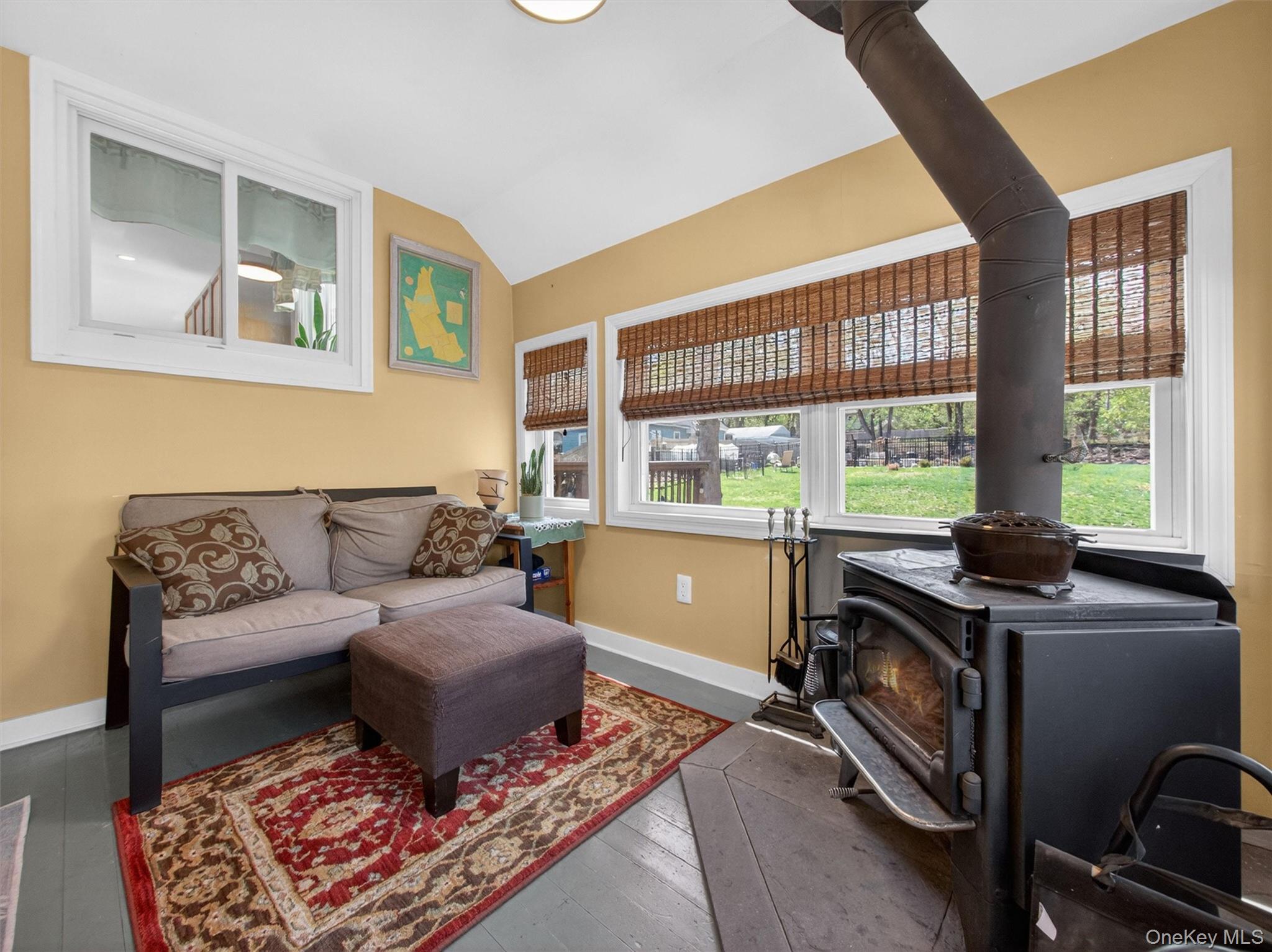 98 Greenbush Road Tappan, NY 10983 - Photo 10 of 33