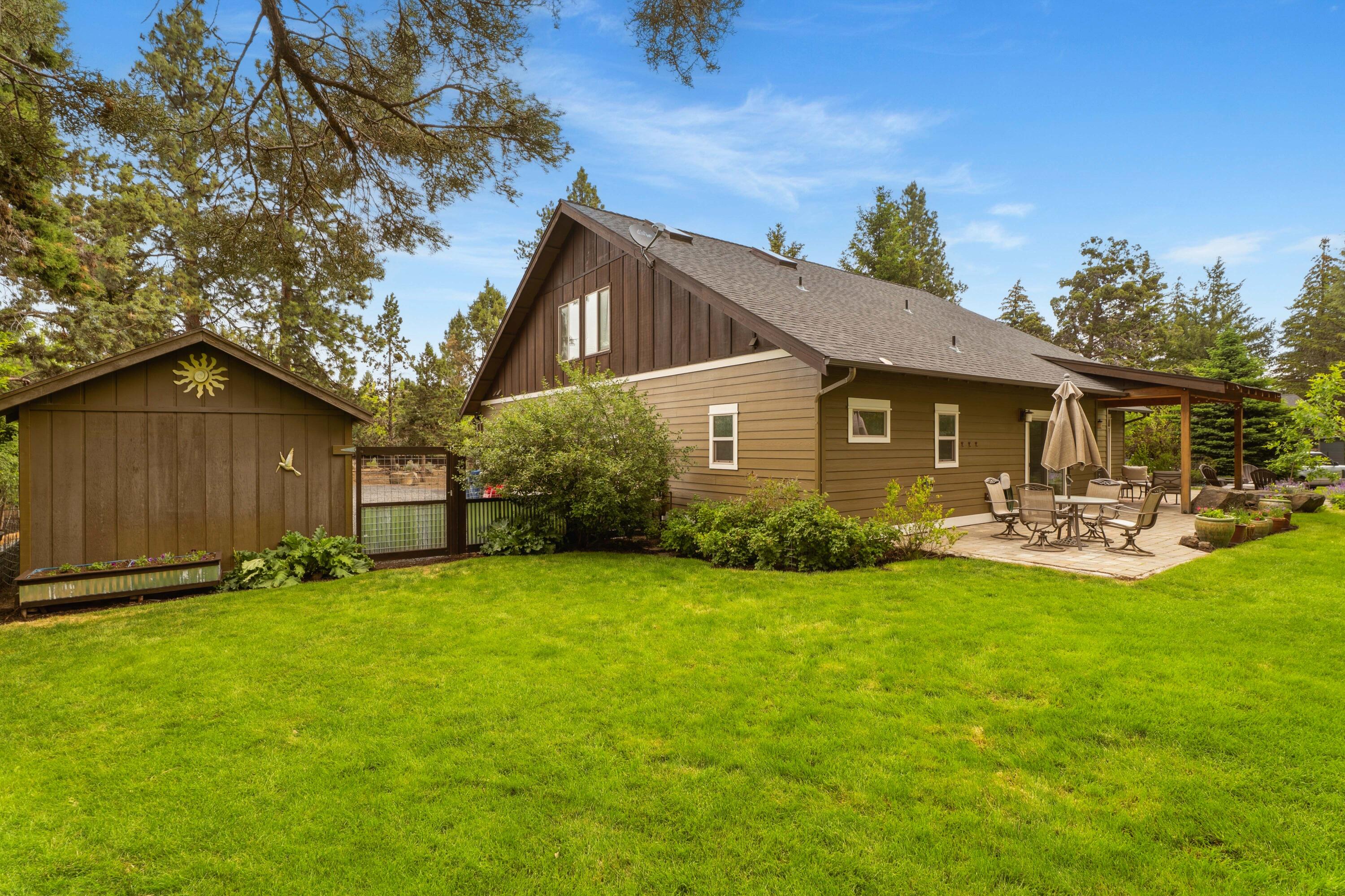 21125 Bear Creek Road Bend, OR 97702 - Photo 70 of 71