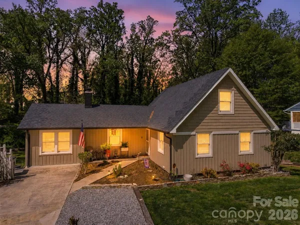 $311,000 | 421 Tywood Street Northeast, Lenoir, NC 28645