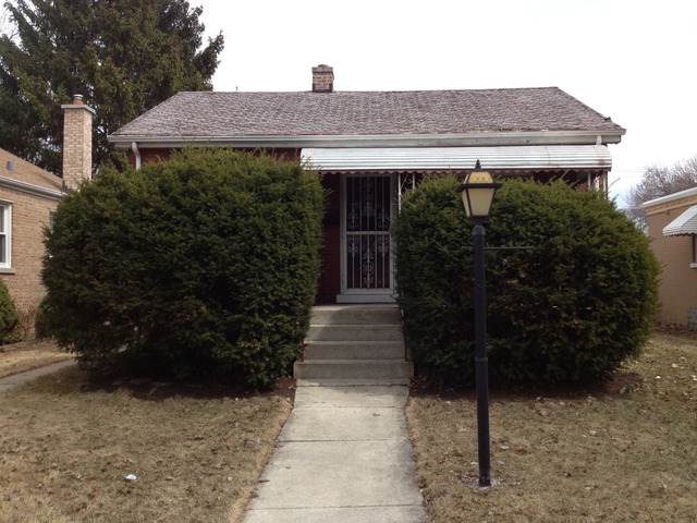 2229 Keystone Avenue North Riverside, IL 60546 - Photo 1 of 9 a front view of a house
