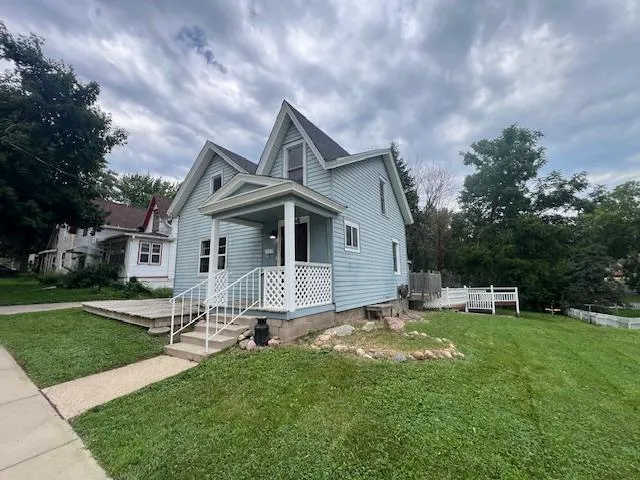 $220,000 | 504 2nd Street West, Northfield, MN 55057