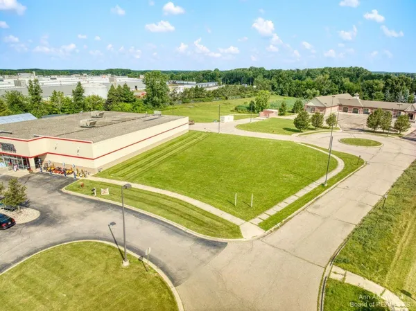 $250,000 | 7608 East Michigan Avenue, Saline, MI 48176