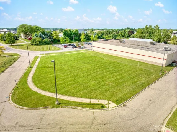 $250,000 | 7608 East Michigan Avenue, Saline, MI 48176