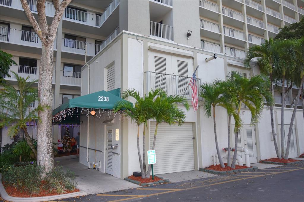 2238 North Cypress Bend Drive, Unit 902 Pompano Beach, FL 33069 - Photo 35 of 41