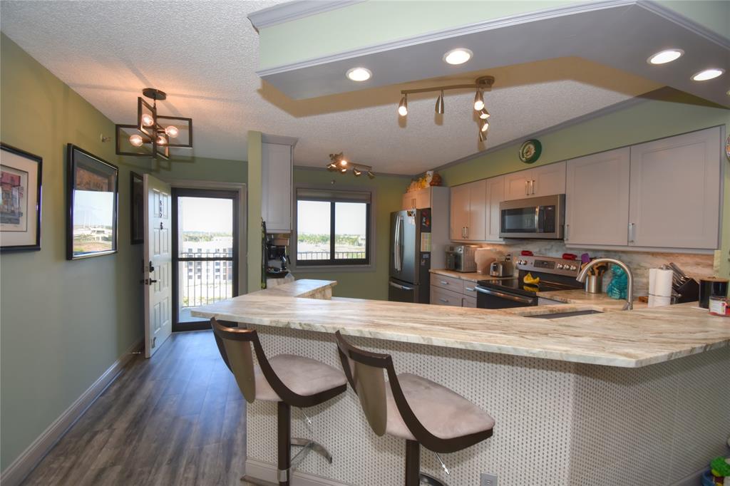 2238 North Cypress Bend Drive, Unit 902 Pompano Beach, FL 33069 - Photo 4 of 41