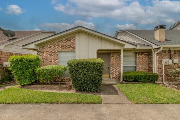 $1,350 | 6638 Lexington Drive, Beaumont, TX 77706